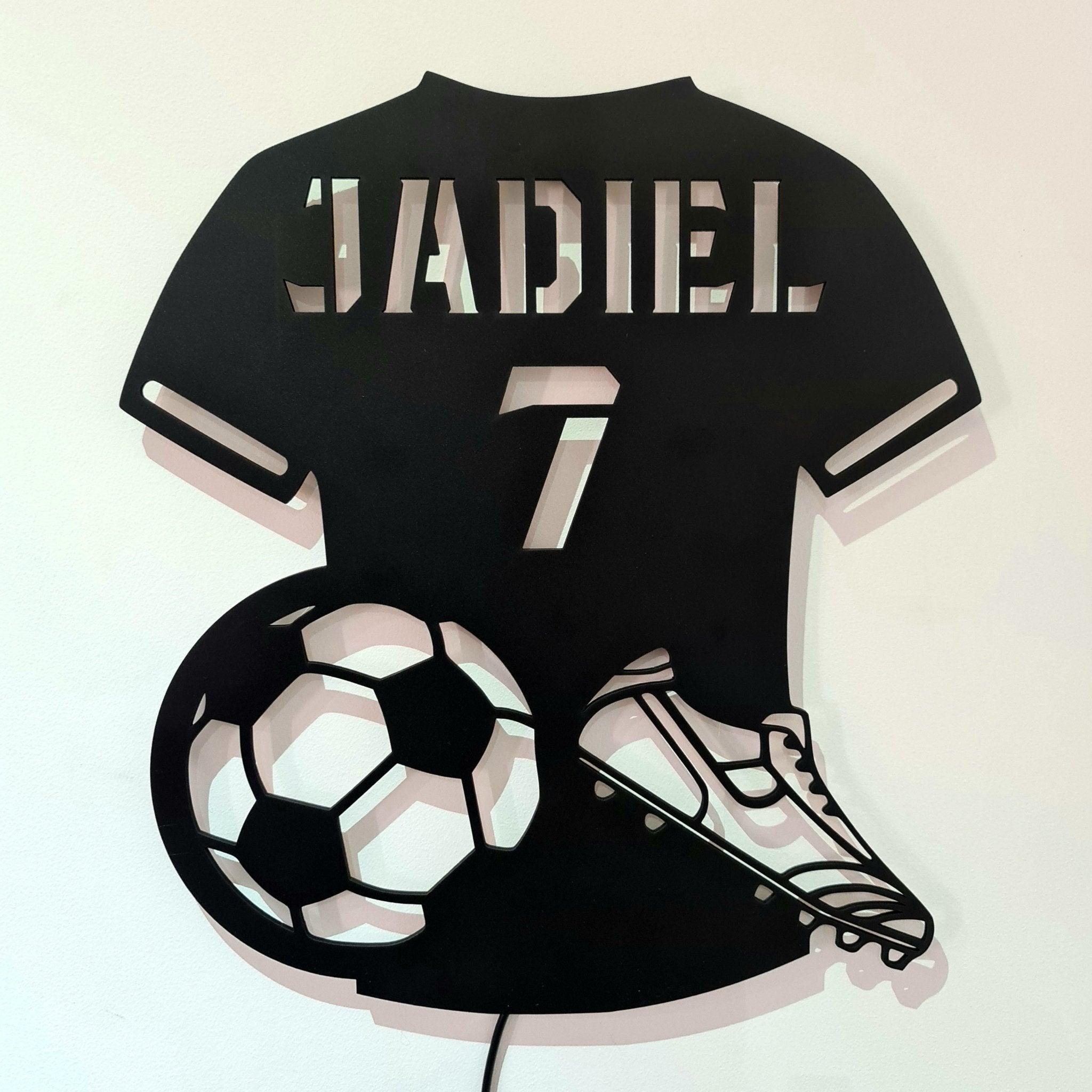 Camiseta Fútbol Personalizada en MDF – Opción LED personalizado de decoraconlaser