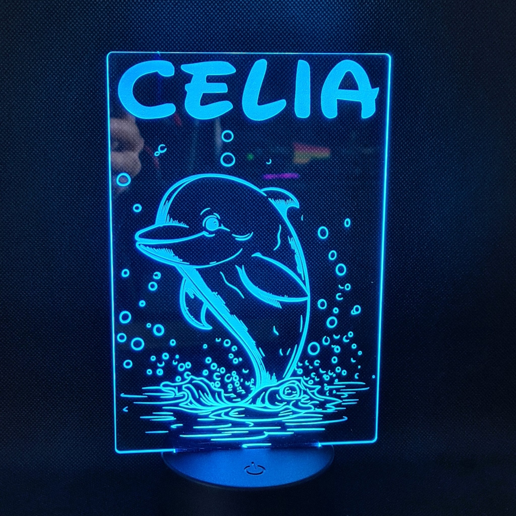 Lámpara Delfín Personalizada – Luz LED Decorativa con Nombre personalizado de decoraconlaser